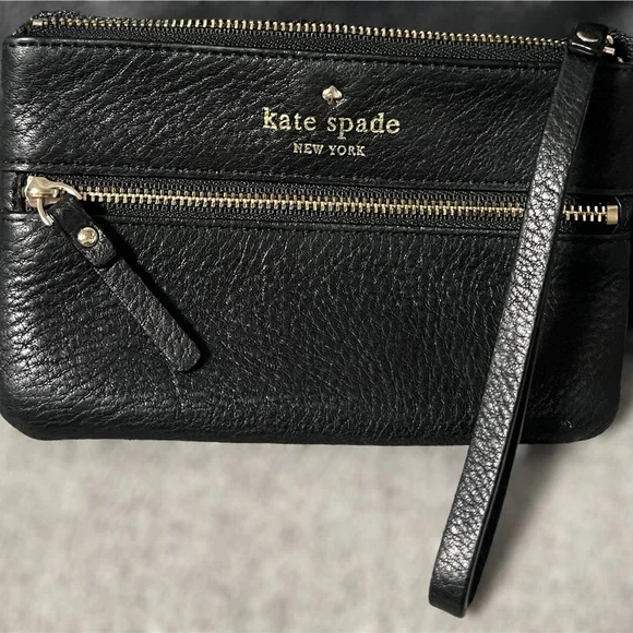 Kate Spade unused NY Cobble Hill Bee Black Pebble Leather Wristlet - Picture 3 of 5
